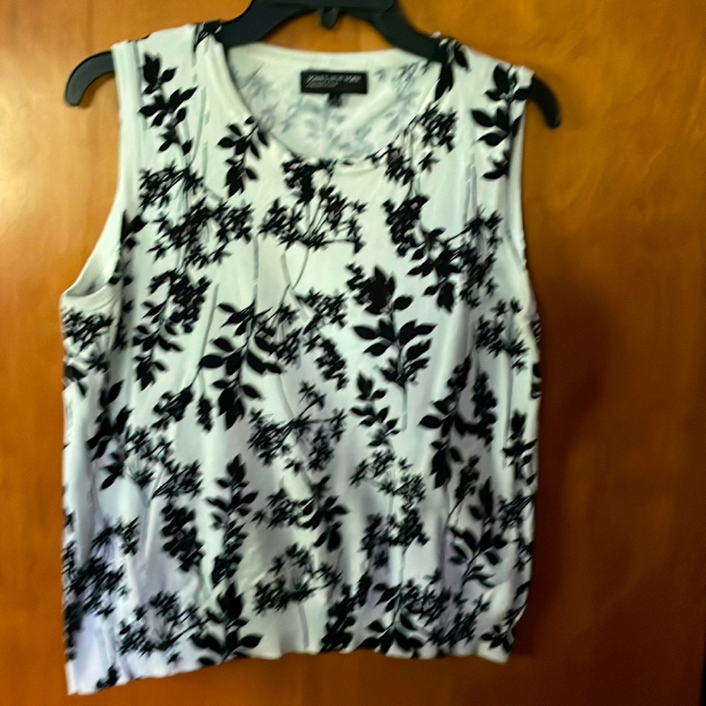 Black and white top